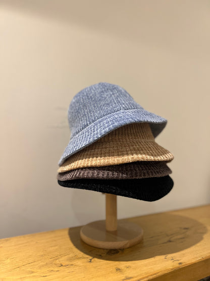 YOFIN Velour bucket hat