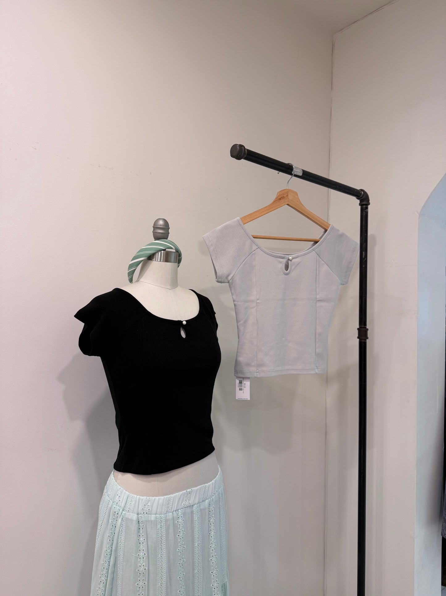 TABITHA Pearl button top
