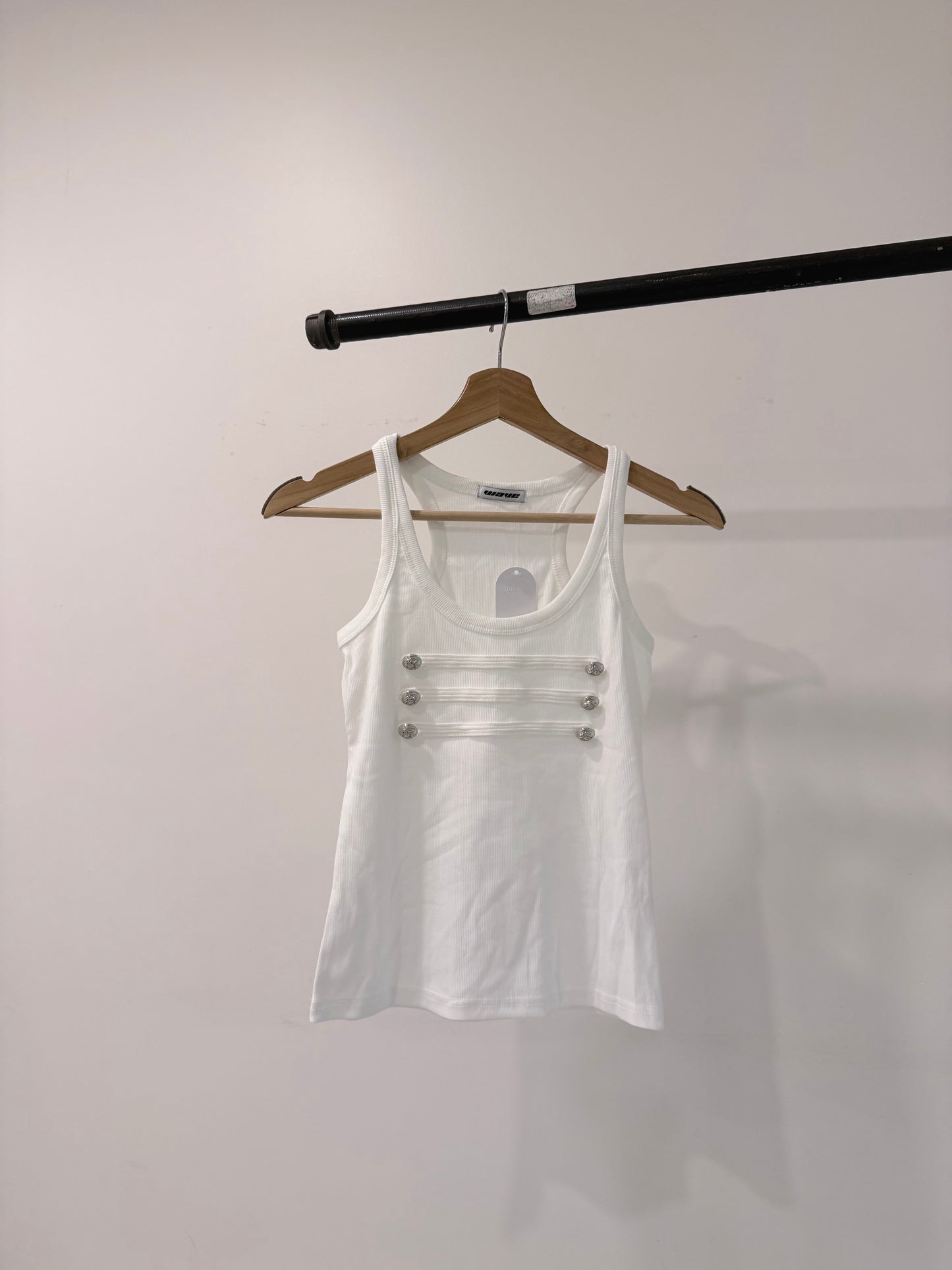 DELIA Button-trim tank