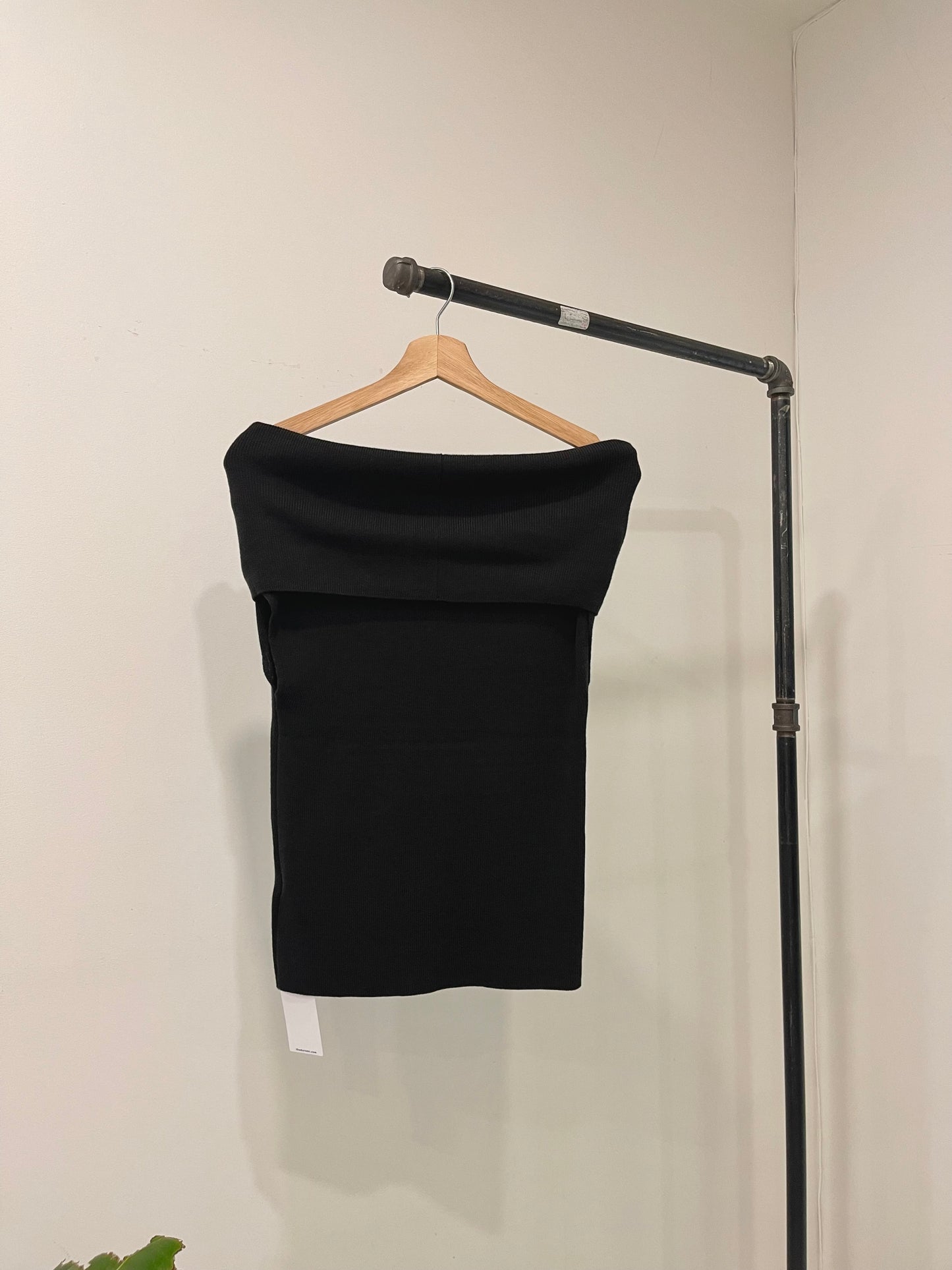 DEMIAN Off shoulder knit top