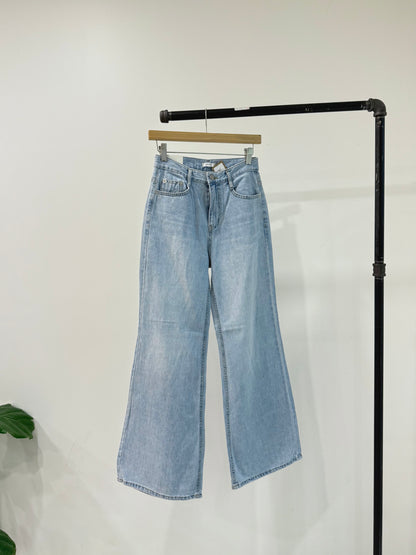HALO Light washed jeans