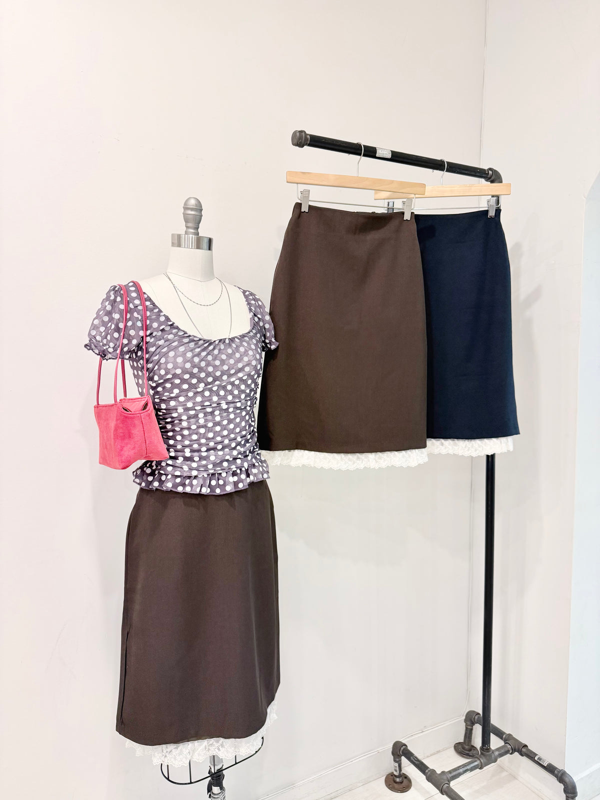 GRACE Lace skirt