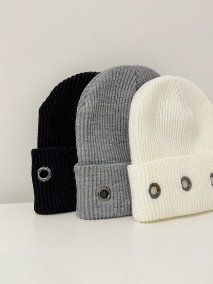 ISHA Eyelet beanie