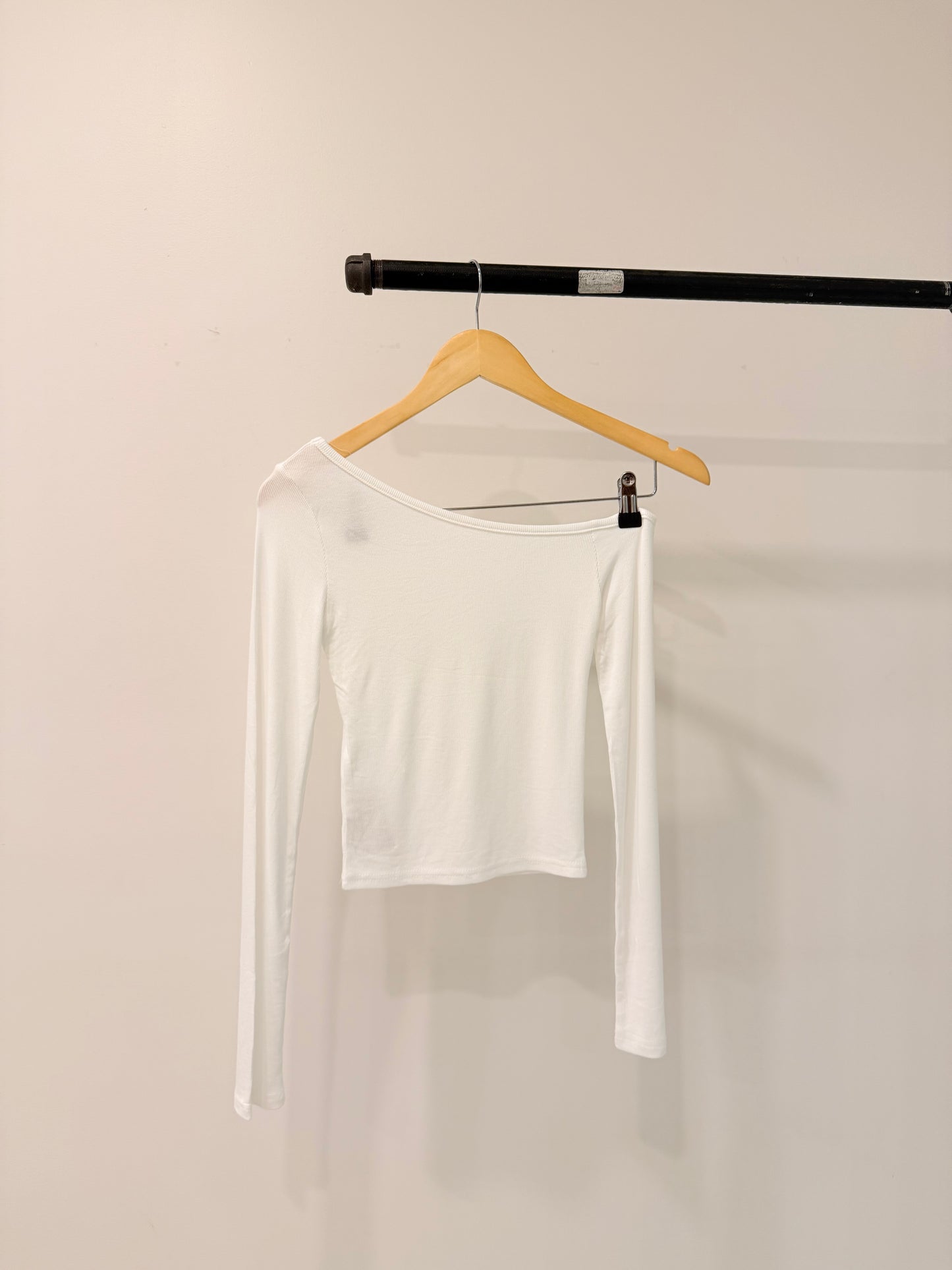 LEGAL One shoulder tee