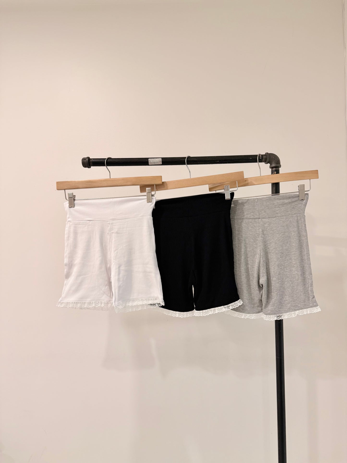 MAY Lace trim shorts