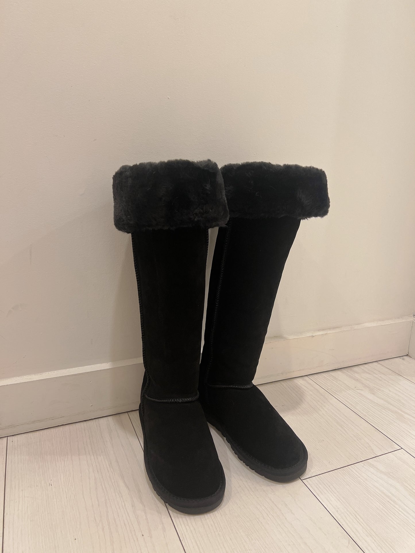 NELLA Knee high sherpa boots