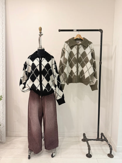 TOHO Argyle zip-up sweater