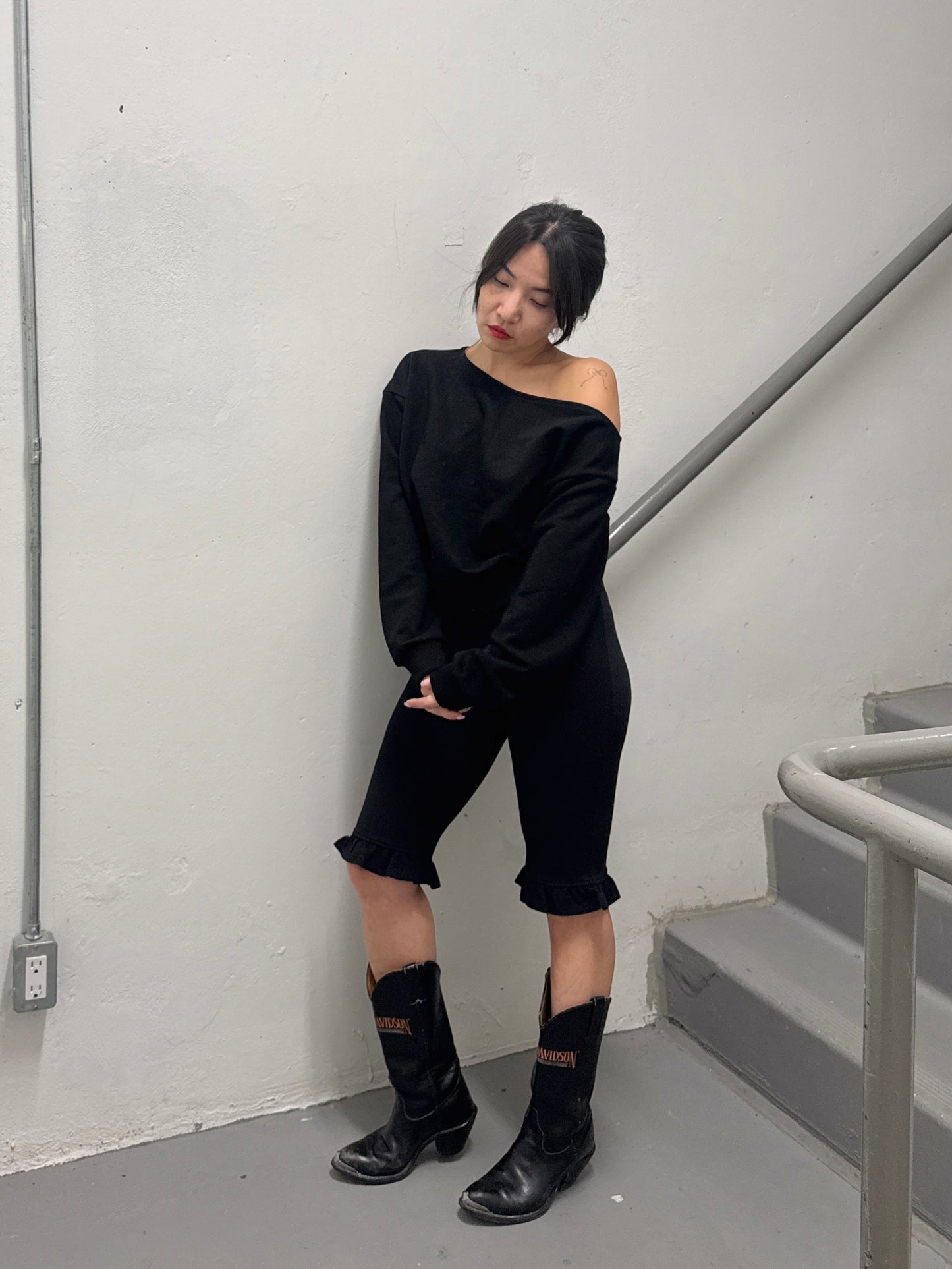 BOTA Off shoulder sweatshirt