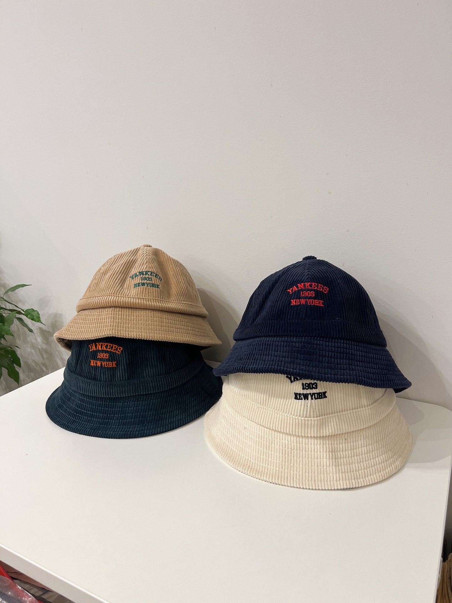 MARU Corduroy bucket hat