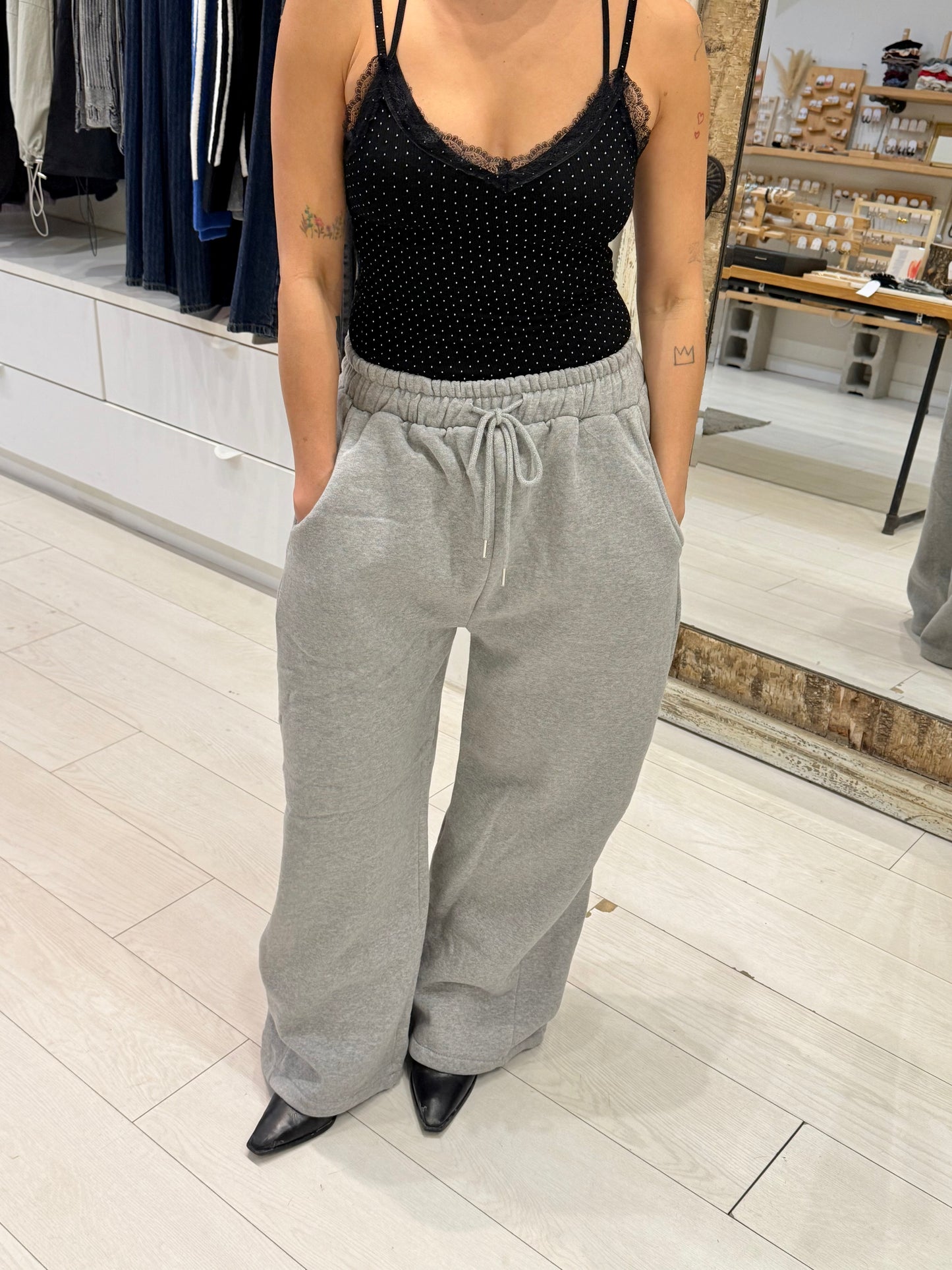 VARY Extra wide track pants