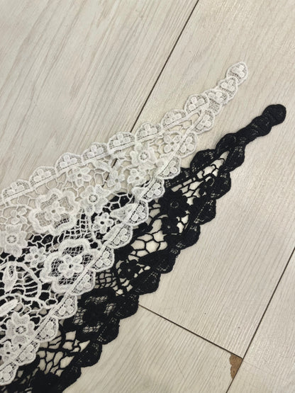 NIKA Lace headscarf