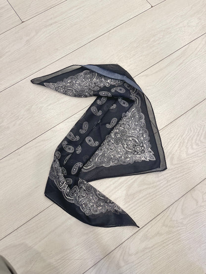 TILDA Large paisley scarf