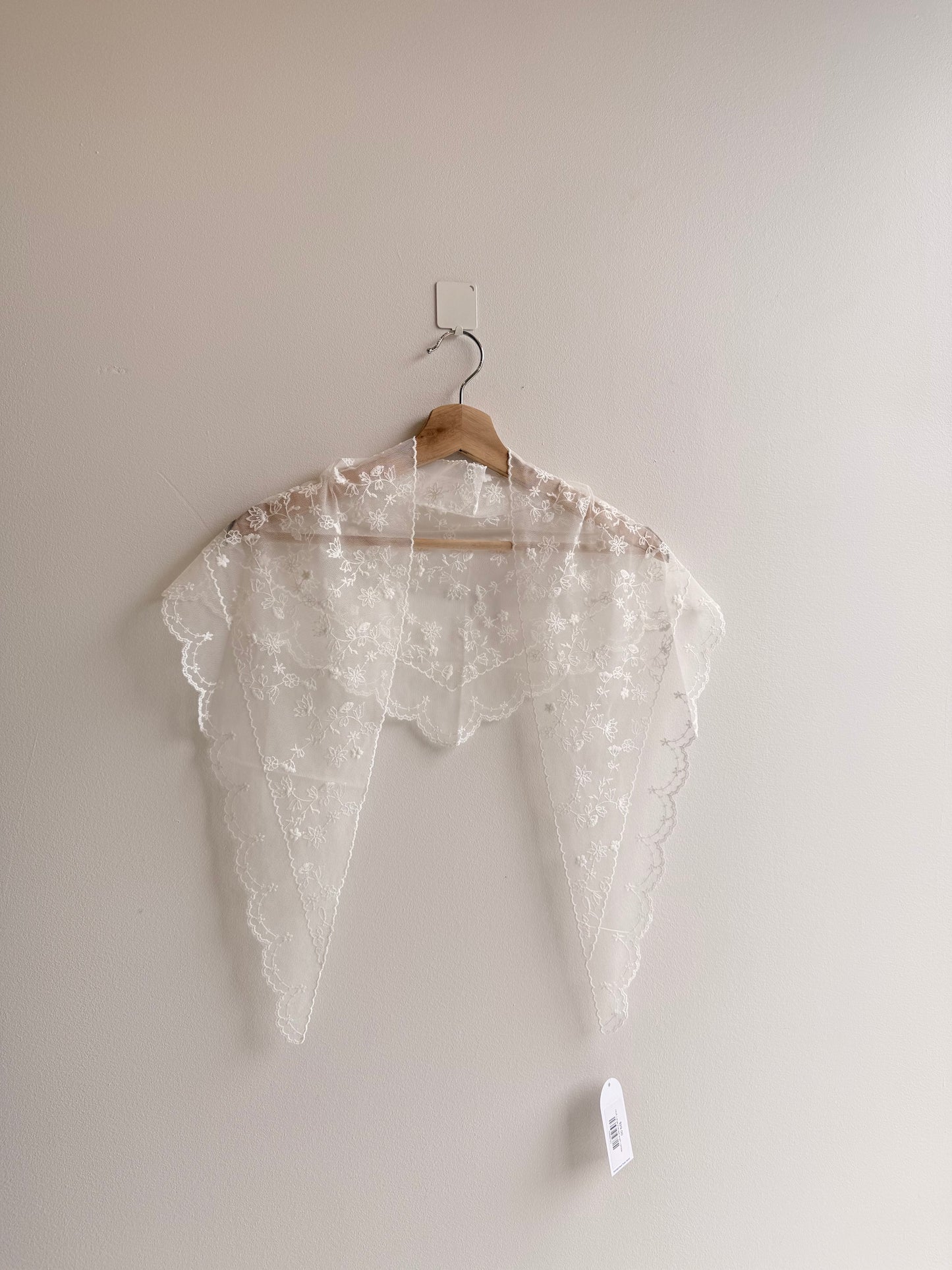 HUE Large triangle scarf