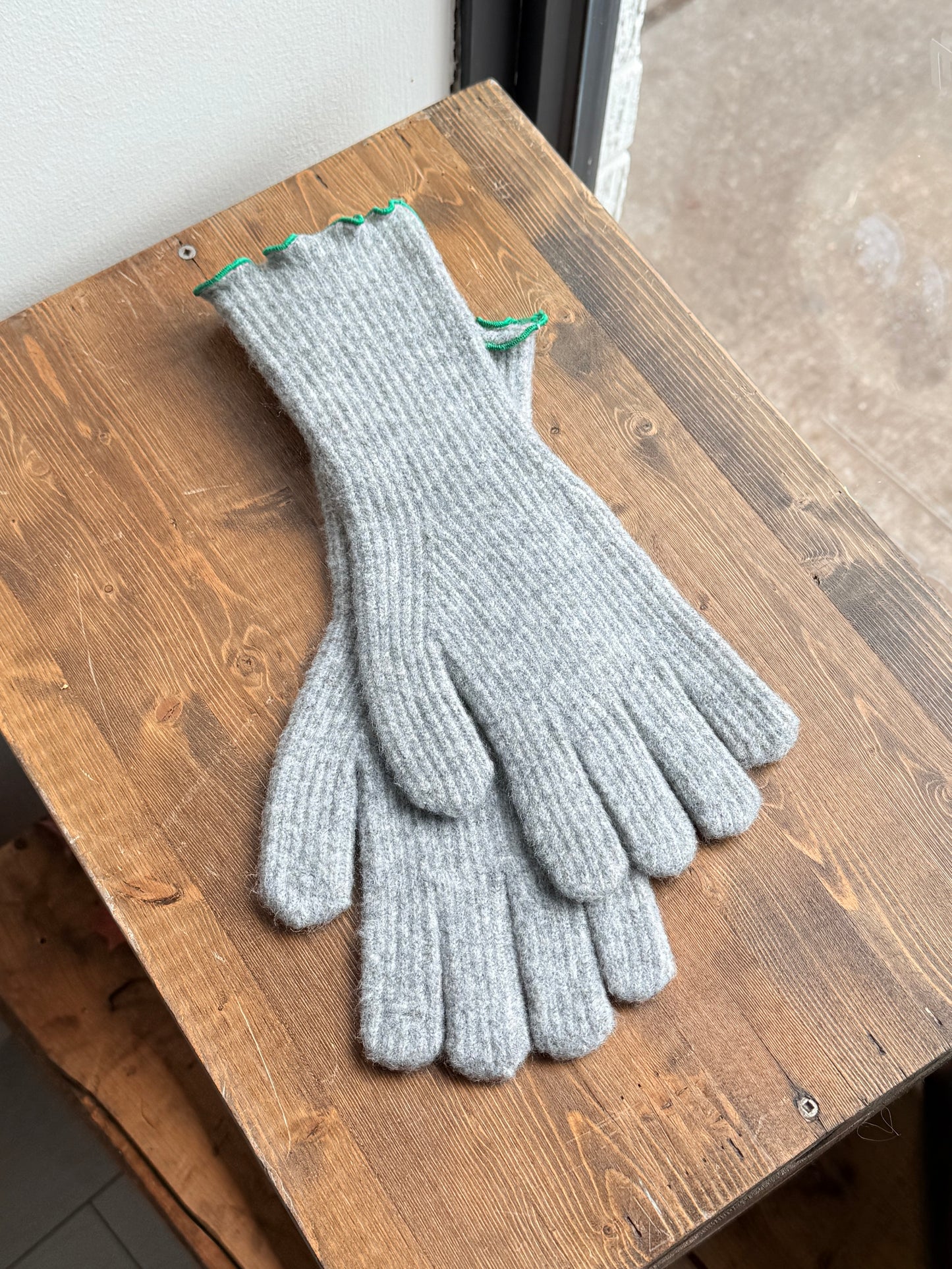 OVER Lettuce hem gloves