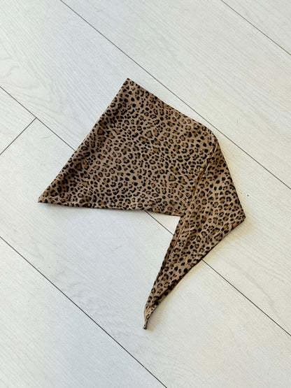 MAAM Cheetah triangle scarf