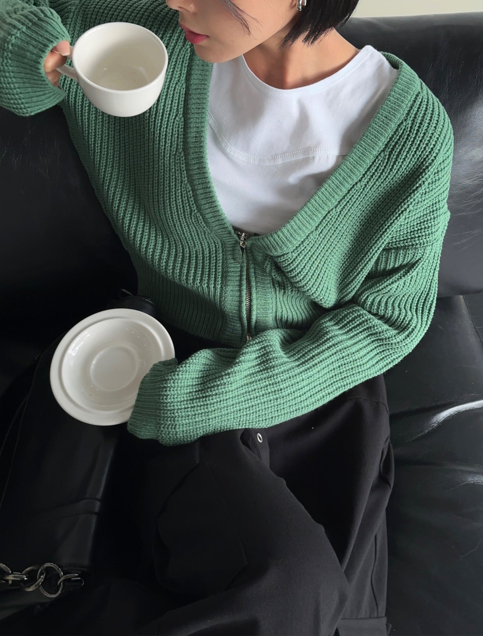 TARO Lowcut zip-up sweater