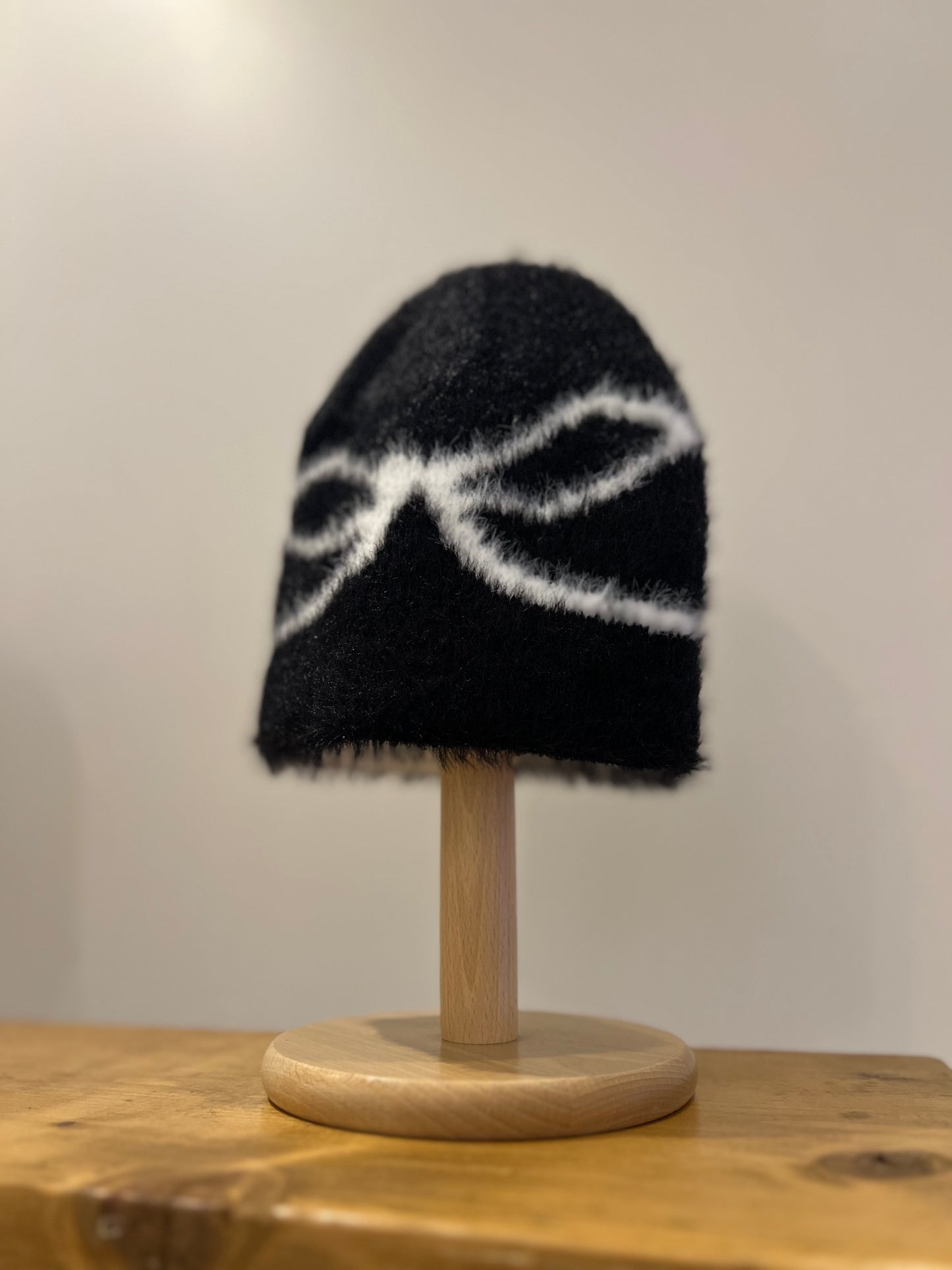 ADIN Bow fuzzy toque