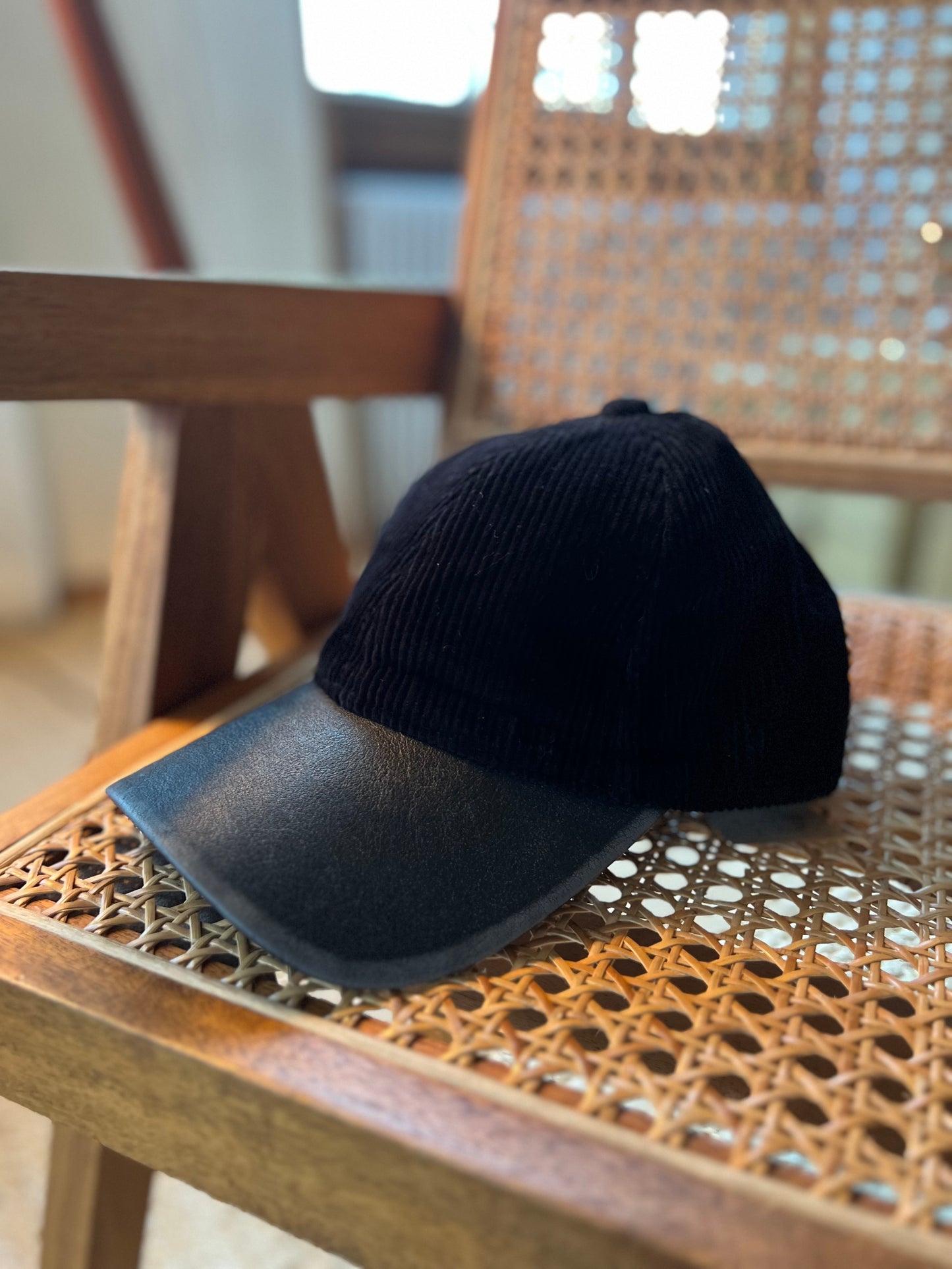 BAGO Pleather brim corduroy cap