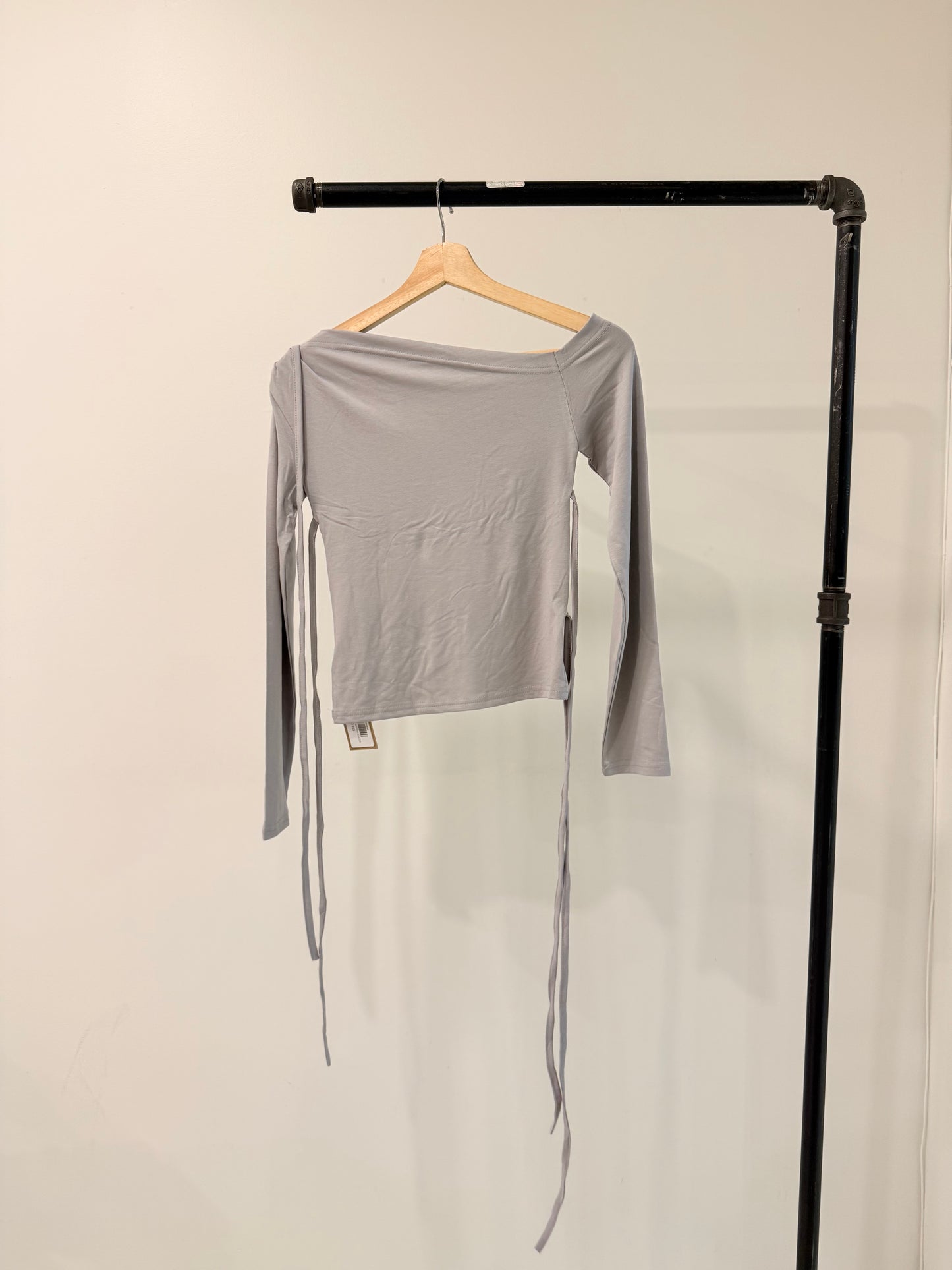 IZZY Off shoulder tie top