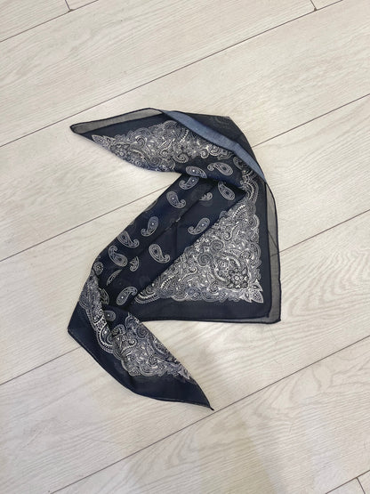 TILDA Large paisley scarf