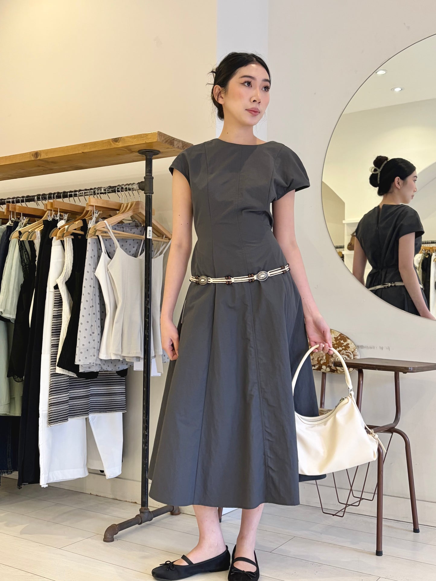 SOPHIE Cap-sleeve midi dress
