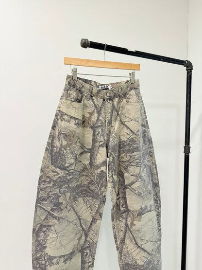 CORTIS  Camo barrel jeans