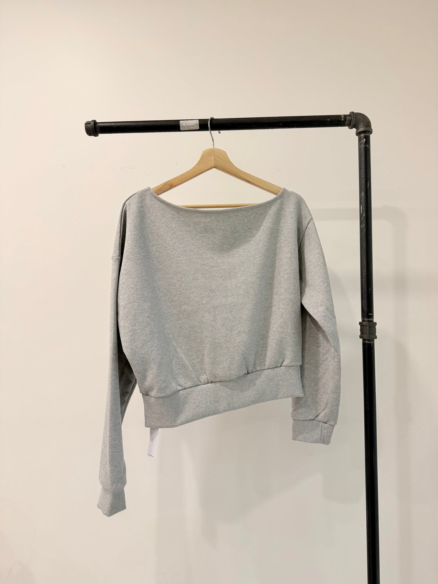 BOTA Off shoulder sweatshirt