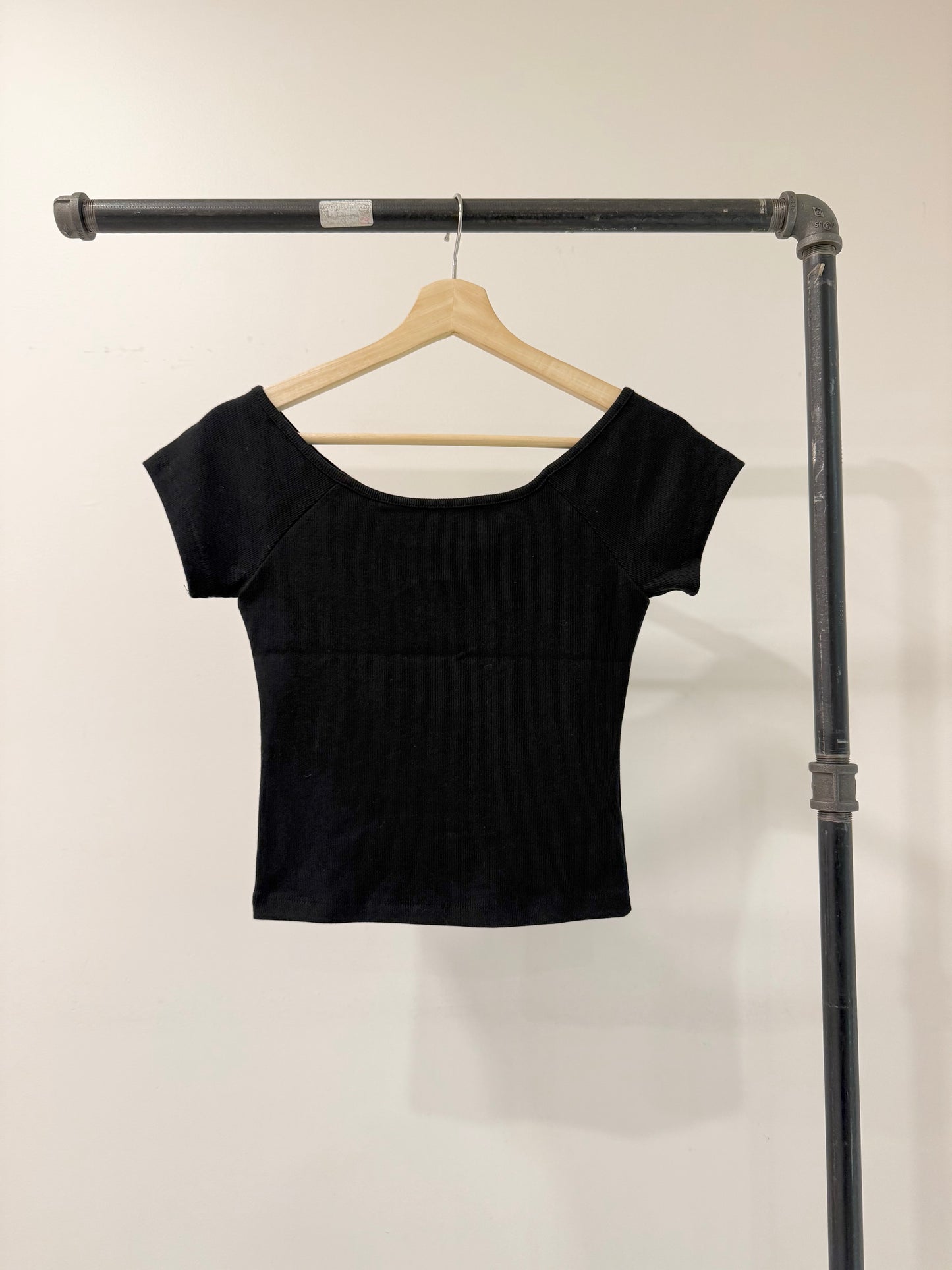 DESO Off shoulder top