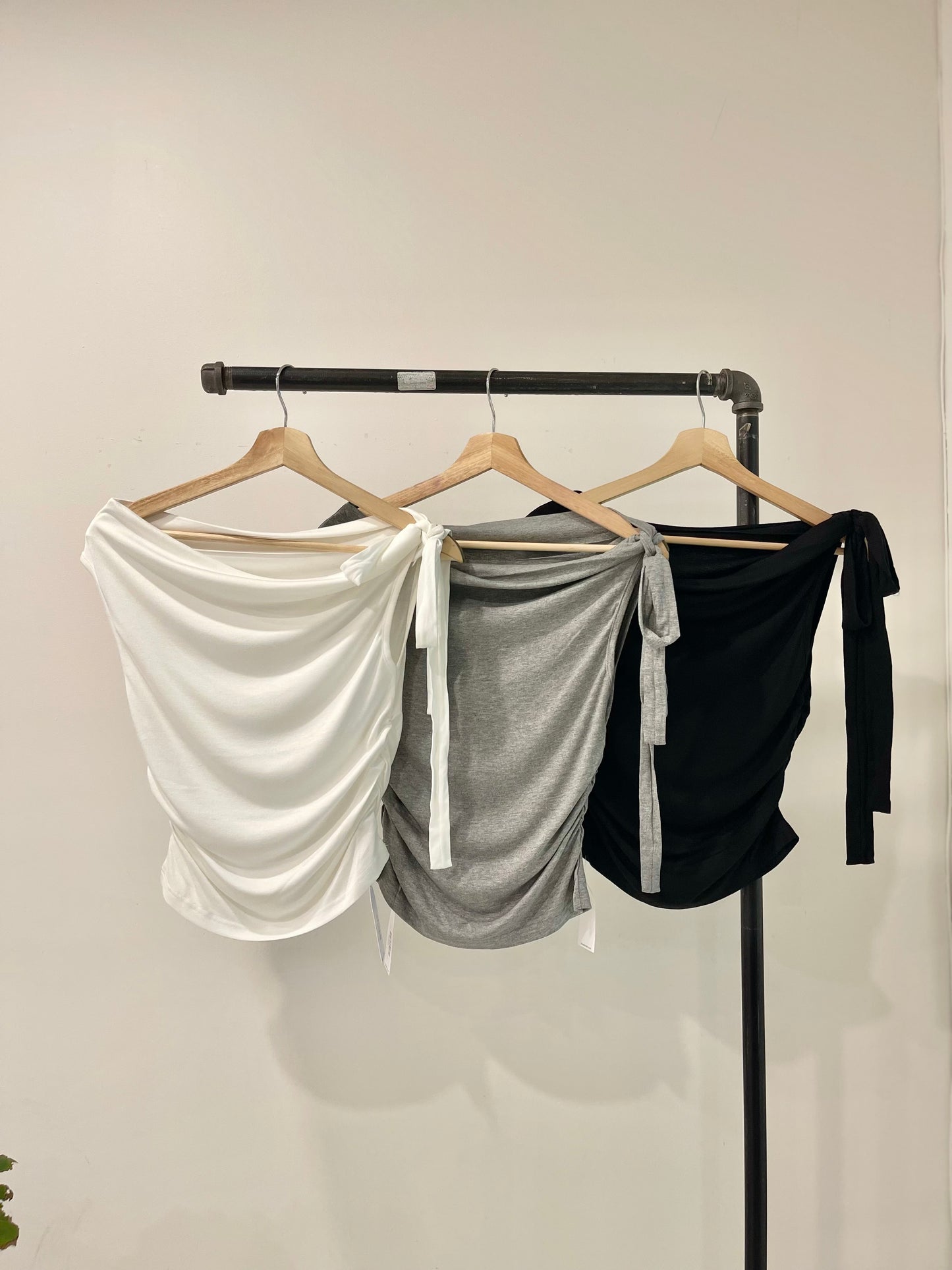 SUNNY Off shoulder top