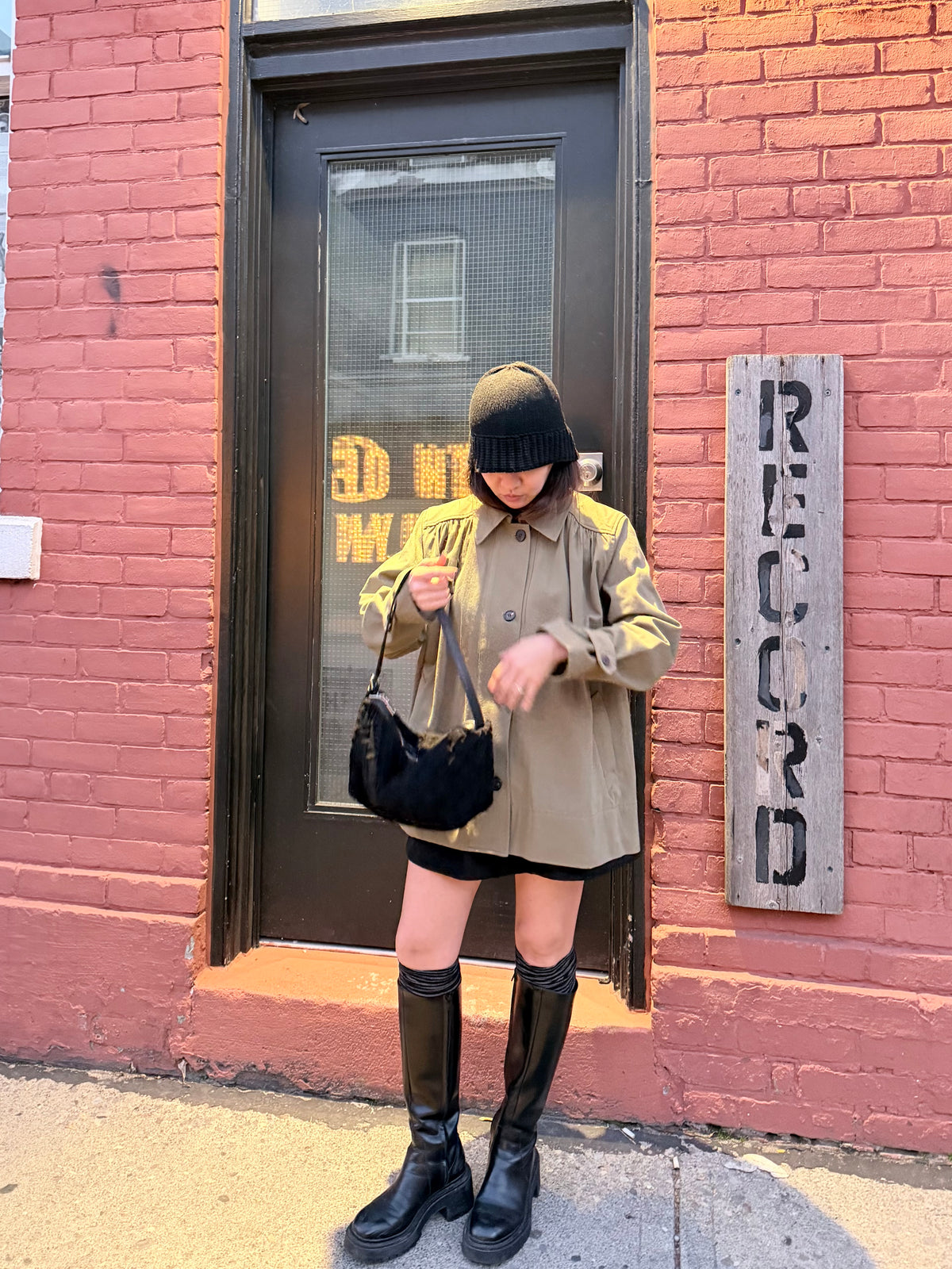 AUDRA Cropped trench