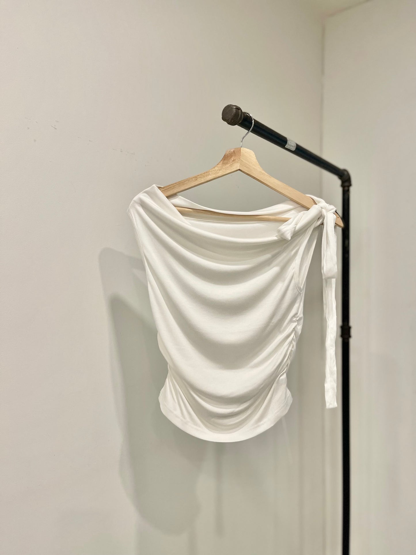 SUNNY Off shoulder top