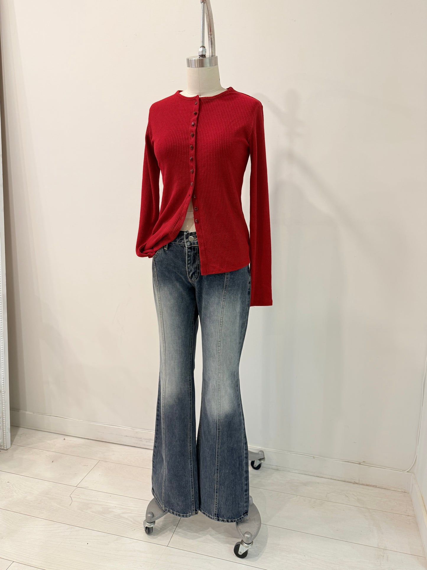 LARA Low-rise bootcut jeans