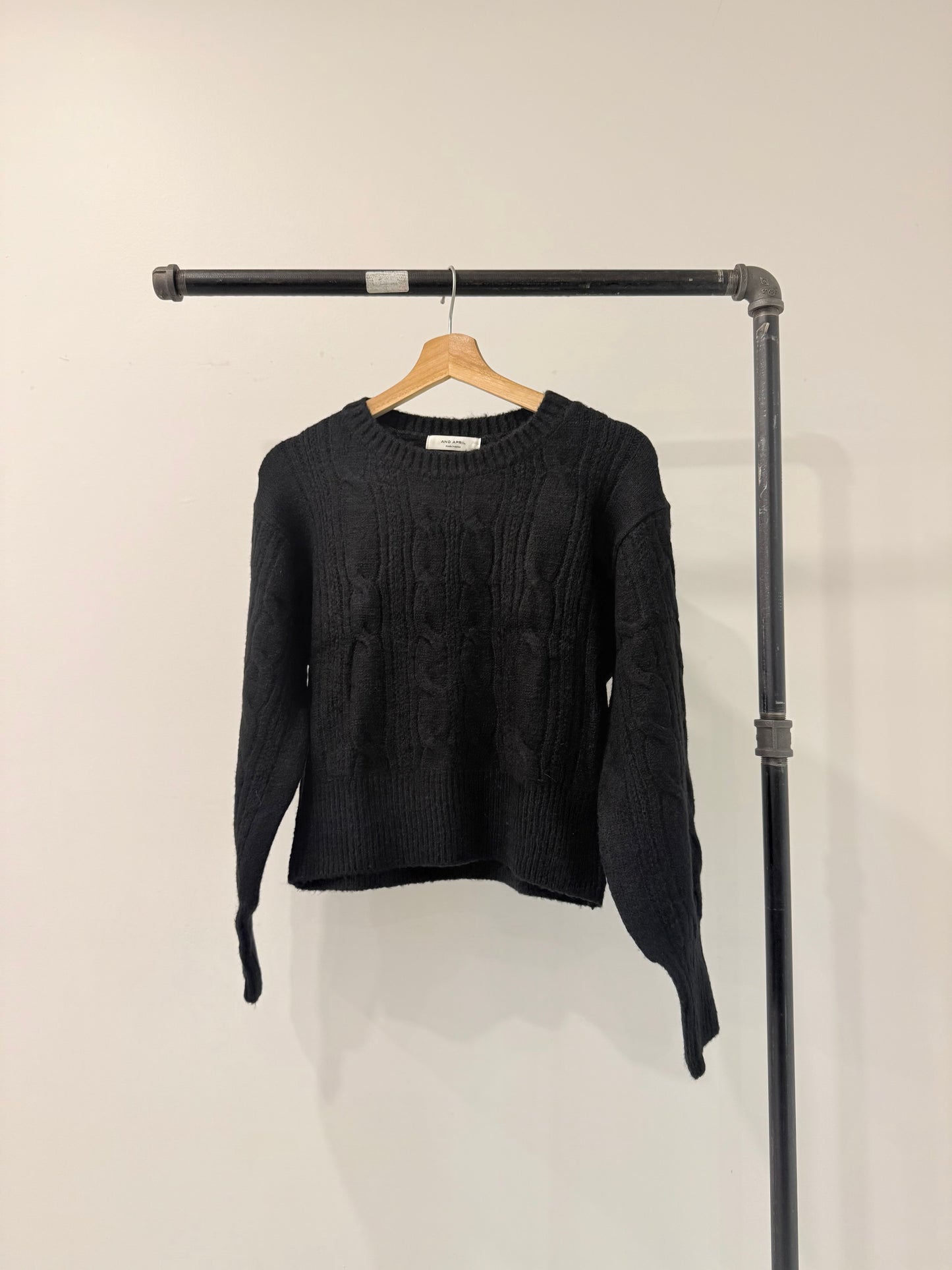 TIDE Cable-knit sweater