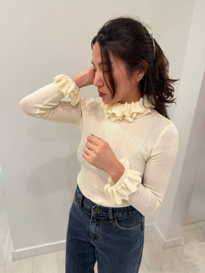 JUMI Ruffled edge knit top