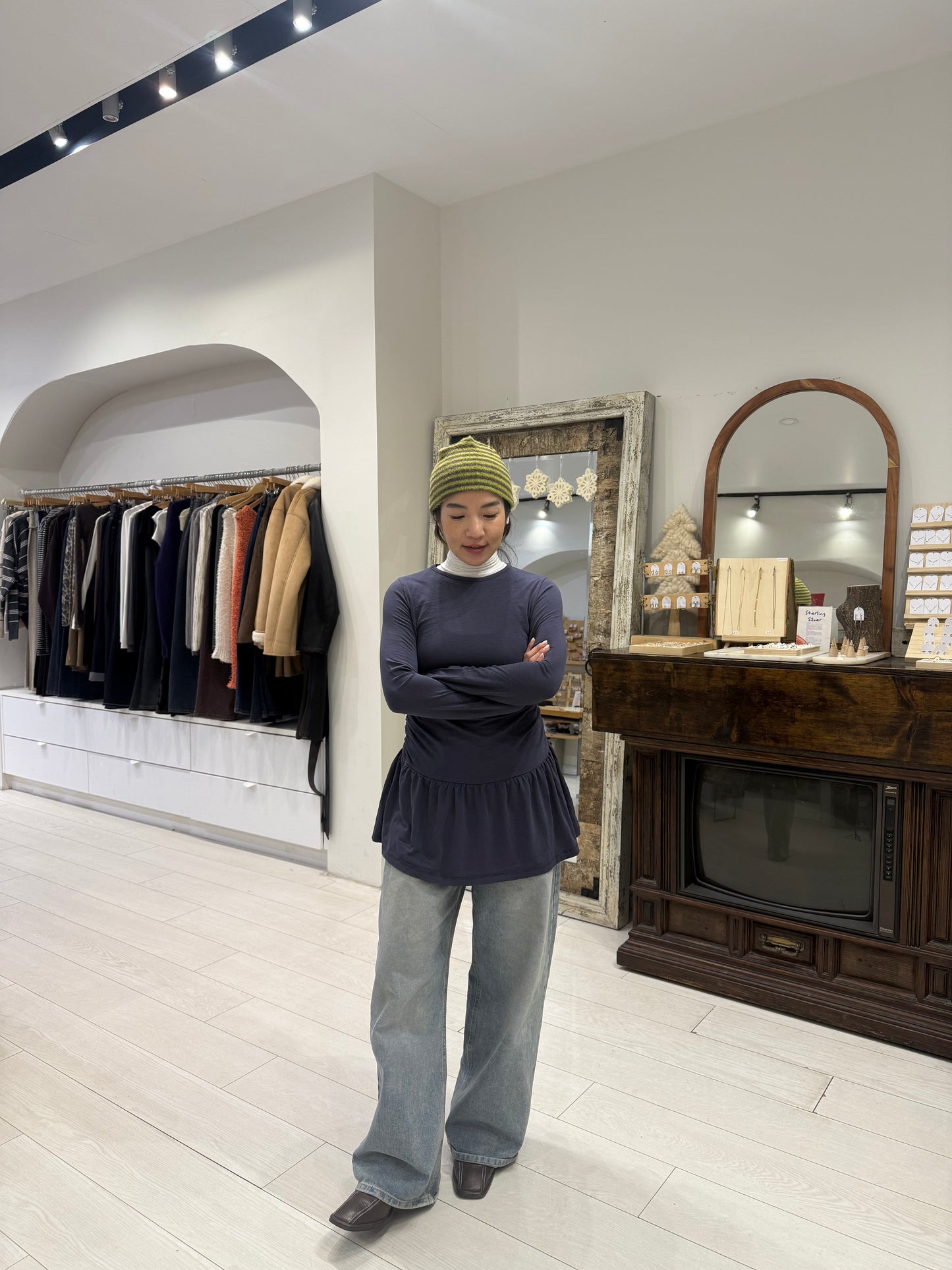 ROYEL Stripe fuzzy toque