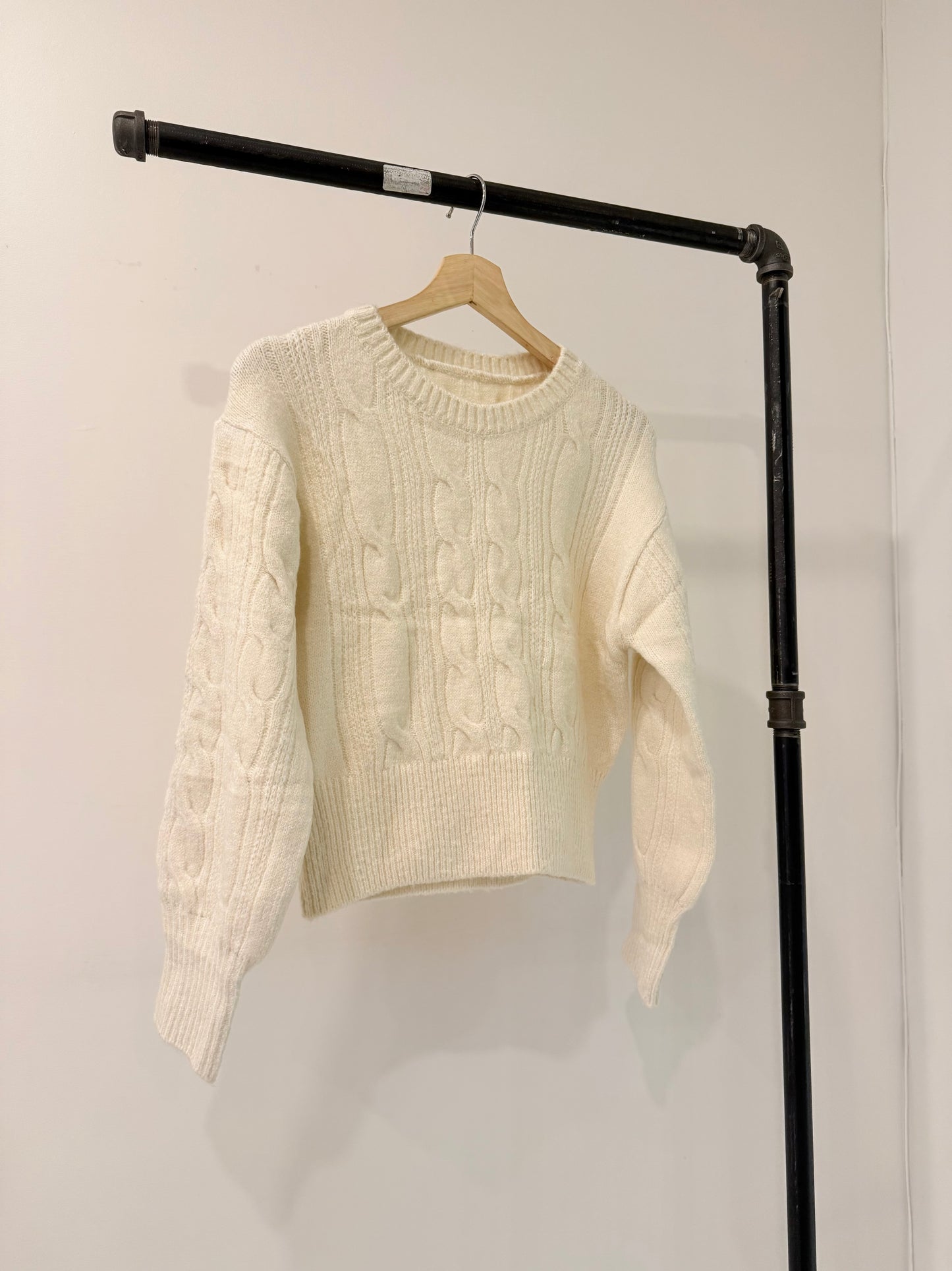 TIDE Cable-knit sweater