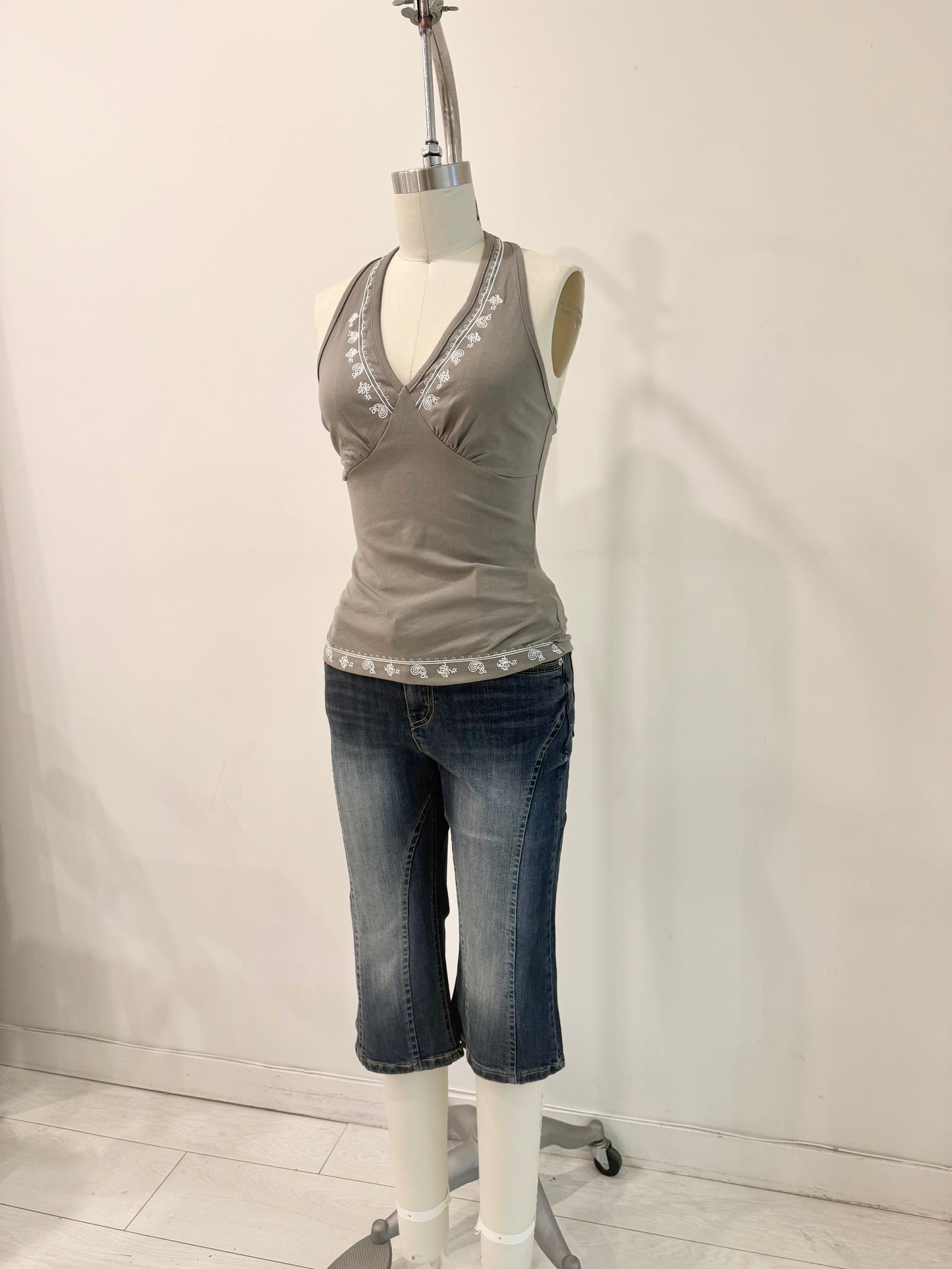 SHARP Acid washed capri jeans