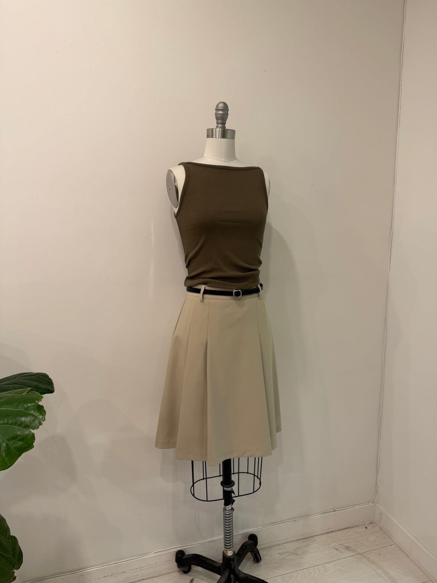 HEENA Pleated midi skirt