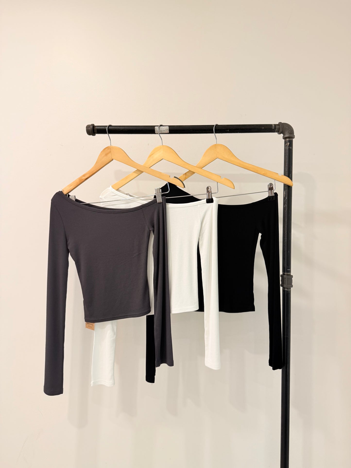 LEGAL One shoulder tee