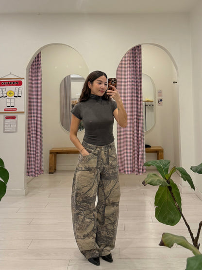 CORTIS  Camo barrel jeans