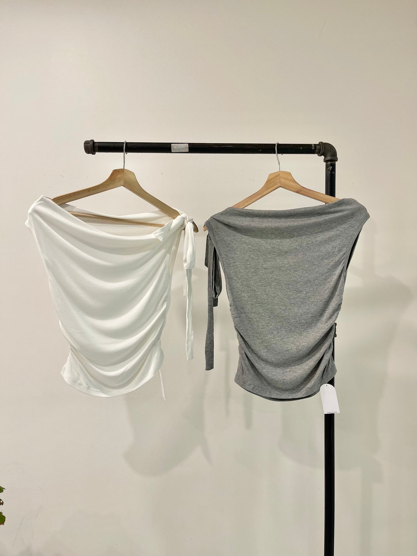 SUNNY Off shoulder top