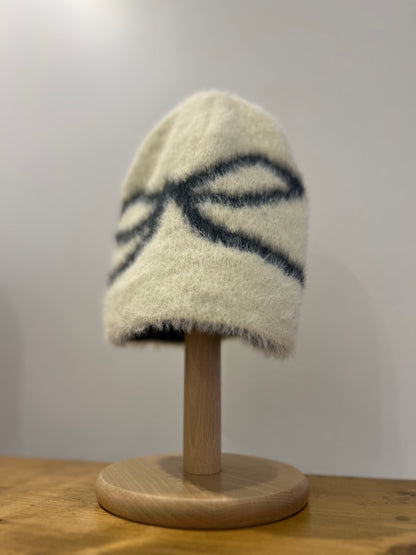 ADIN Bow fuzzy toque