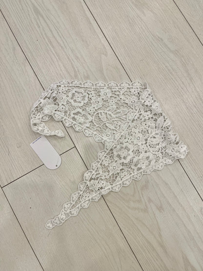 NIKA Lace headscarf