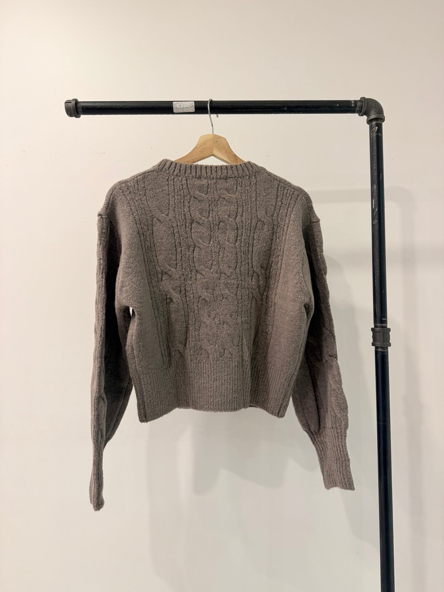 TIDE Cable-knit sweater