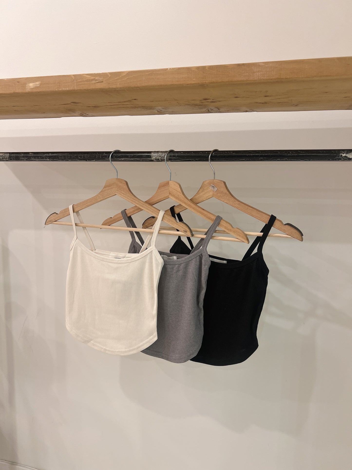 SHIO Basic tanktops