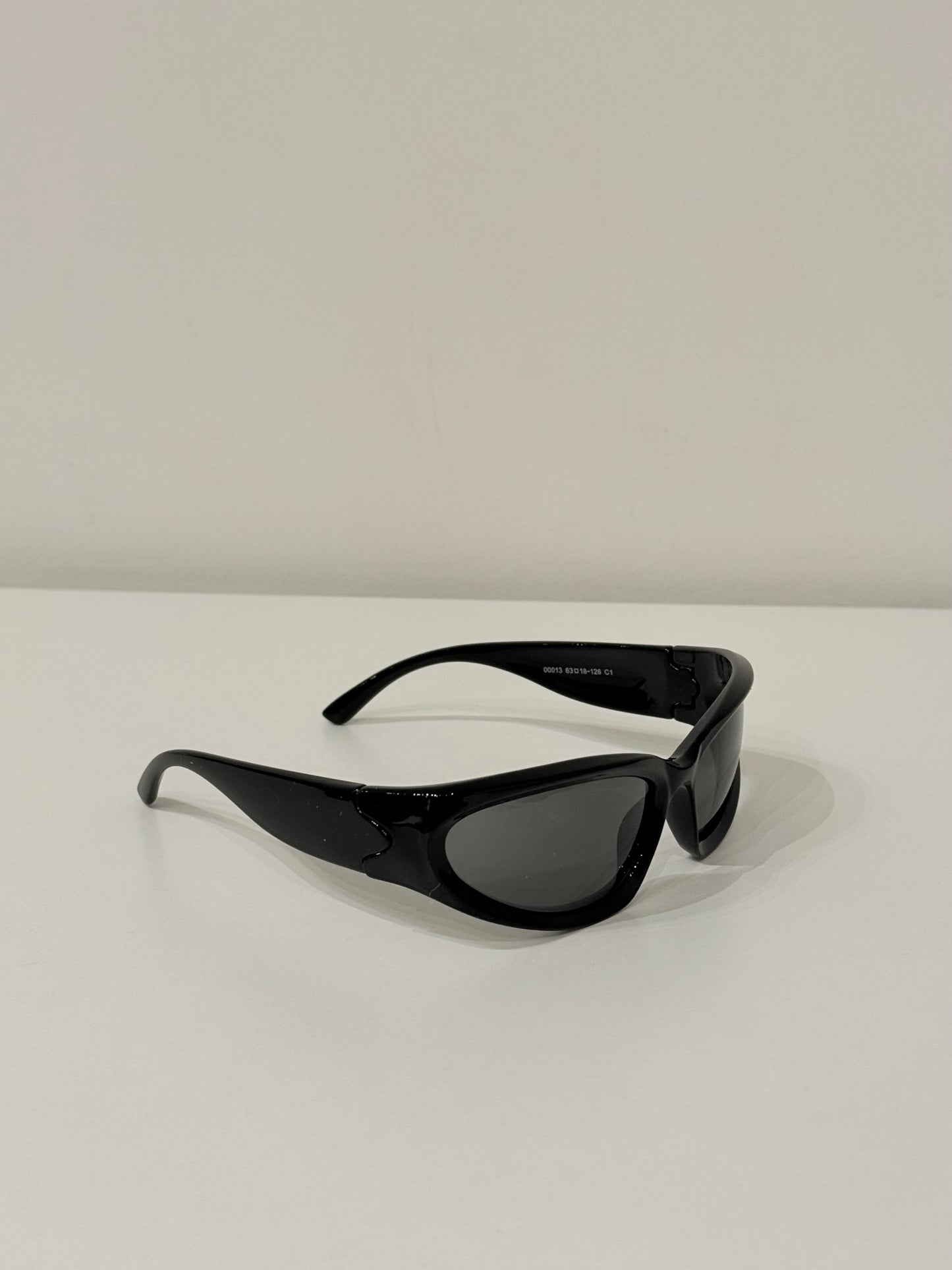 Y2K Oval racer sunnies