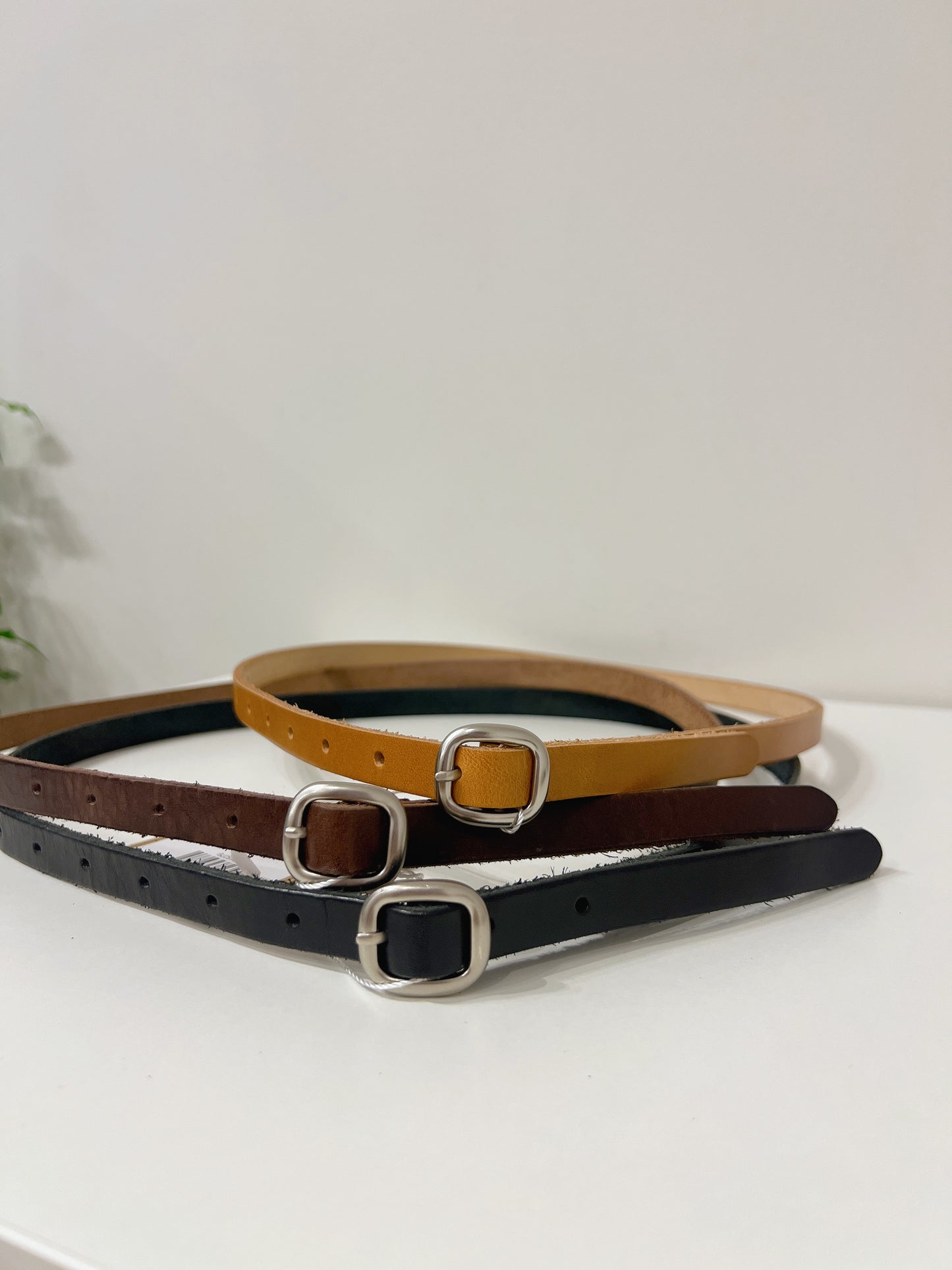 TORA Skinny leather belt