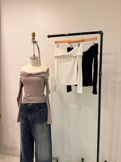 RIFF Twisted off shoulder top