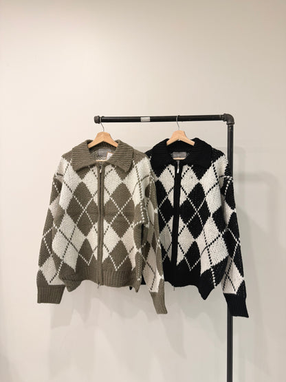 TOHO Argyle zip-up sweater