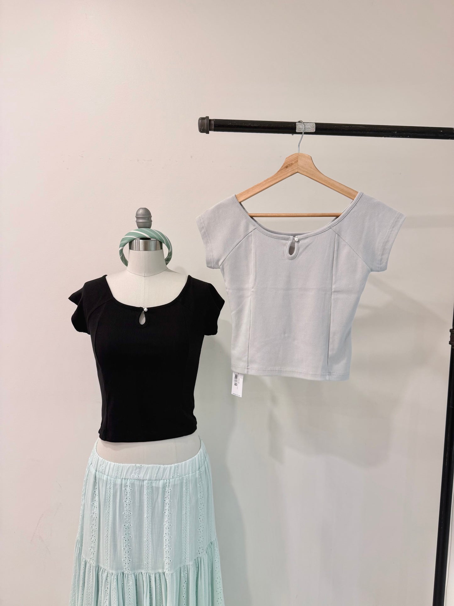 TABITHA Pearl button top